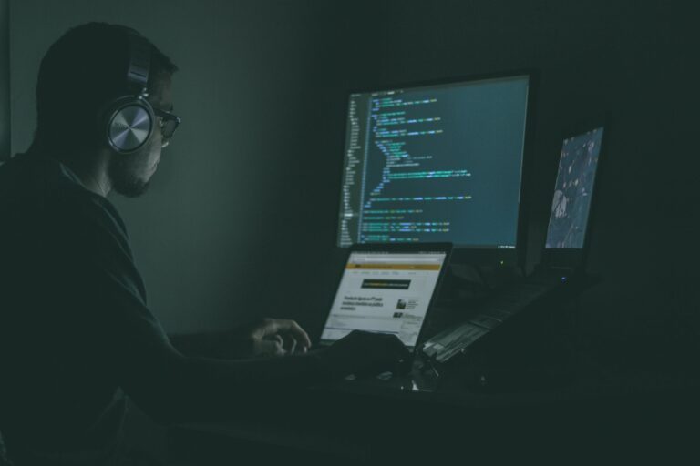 Data Breaches Caused by Insider Threats - Technuf